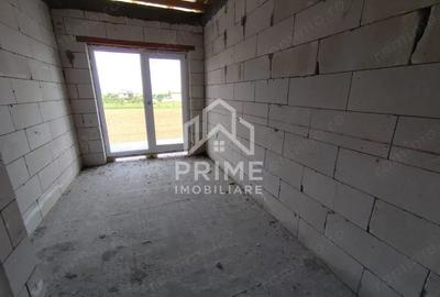 Casă cu 4 camere cu Teren 85 Mp în Teiu - 2
