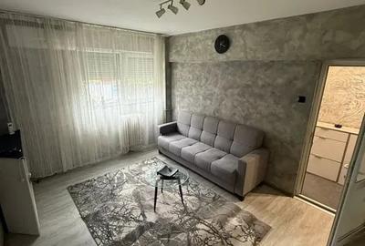 Apartament cu 2 camere semidecomandat, mobilat în Cișmigiu