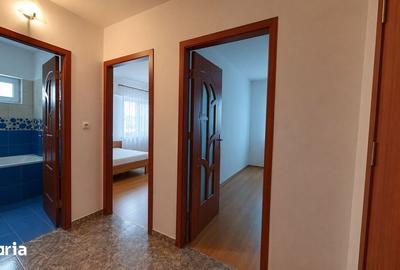 Apartament cu 3 camere decomandat în Traian - 4