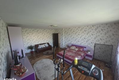 Casă cu 5 camere cu Teren 722 Mp în Central - 10