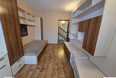 Casă cu 5 camere cu Canalizare în Văcăresti - 4