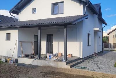 Casă cu 4 camere în Central - 3