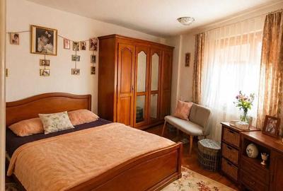 Casă cu 3 camere semidecomandat în Central