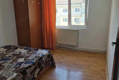 Apartament cu 3 camere decomandat în Central - 2