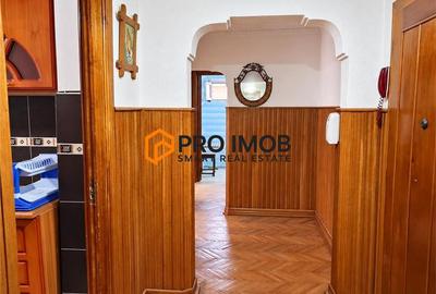 Apartament cu 3 camere decomandat în Micro 12