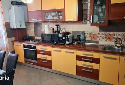 Apartament cu 3 camere în Calea Romanului