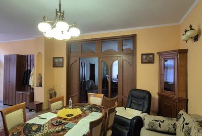 Casă individuală cu 3 camere cu Canalizare în Ultracentral - 8