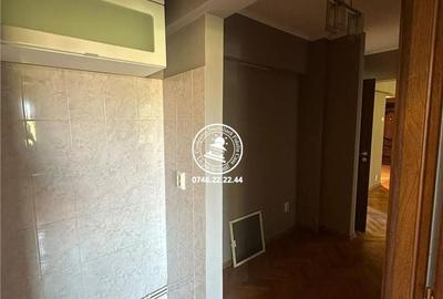 Apartament cu 3 camere semidecomandat în Ultracentral