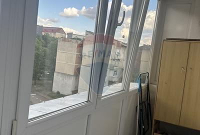 Apartament cu 2 camere semidecomandat în Mărăței