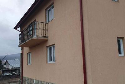 Casă cu 4 camere în Pârcovaci - 2