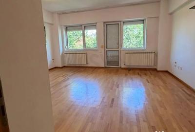 Casă cu 7 camere cu Teren 300 Mp în Victoriei - 3