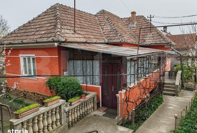 Casă cu 5 camere cu Teren 580 Mp în Central - 1