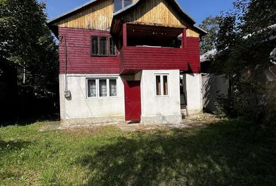 Casă cu 4 camere în Lepșa