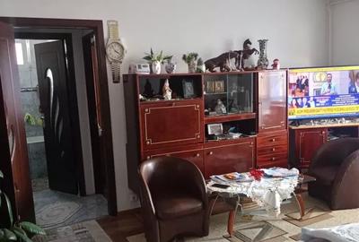 Apartament cu 2 camere semidecomandat, mobilat în Noua
