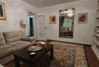 Apartament cu 3 camere decomandat în Rădăuți