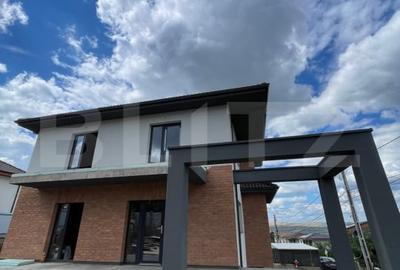 Casă individuală cu 4 camere cu Teren 571 Mp în Dezmir