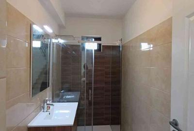Casă cu 4 camere cu Teren 220 Mp în Chiajna - 10