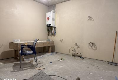 Casă cu 7 camere cu Teren 370 Mp în Central - 2