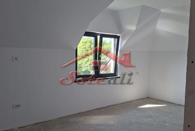 Casă cu 4 camere cu Teren 470 Mp în Cornu