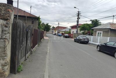 Casă cu 3 camere cu Canalizare în Central - 12