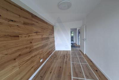 Apartament cu 3 camere decomandat în Cristian