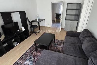 Apartament cu 2 camere semidecomandat, mobilat în P-ța Victoriei