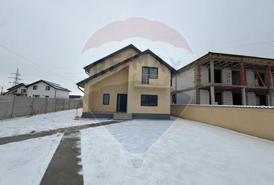 Casă cu 4 camere cu Teren 415 Mp în Lascăr Catargiu - 2