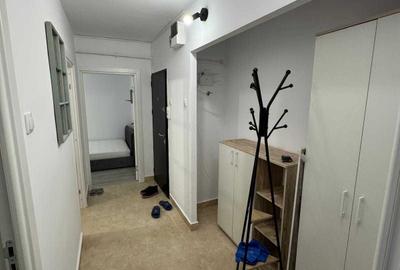 Apartament cu 3 camere semidecomandat în Podu Roș - 1