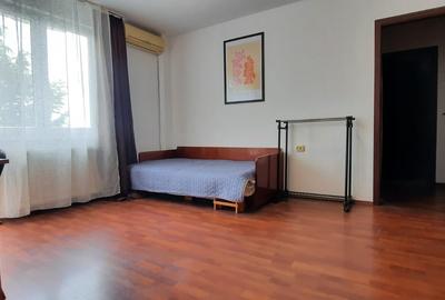 Apartament cu 2 camere nedecomandat, mobilat în 7 Noiembrie