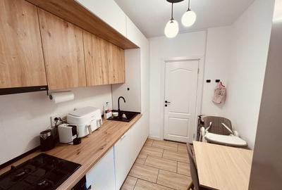 Apartament cu 3 camere semidecomandat în Nord