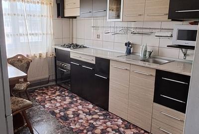 Apartament cu 2 camere semidecomandat în Micro 11