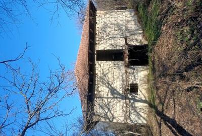 Casă cu Teren 800 Mp în Central