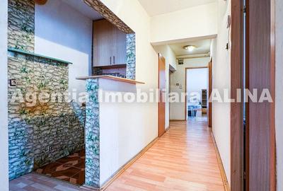 Apartament cu 4 camere decomandat în Decebal