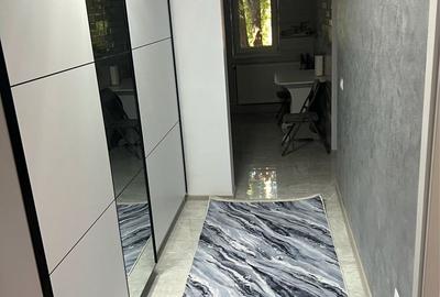 Apartament cu 2 camere decomandat în Micro 17
