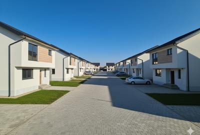 Casă individuală cu 4 camere cu Teren 300 Mp în Odăi