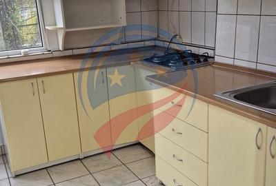 Apartament cu 3 camere decomandat, mobilat în Central