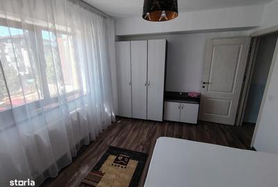 Apartament cu 3 camere decomandat în Cug