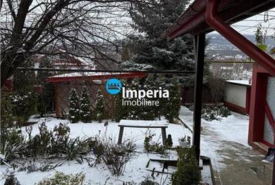 Casă individuală cu 6 camere cu Canalizare în Bucium - 1
