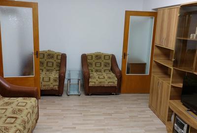 Apartament cu 3 camere semidecomandat, mobilat în Muncii