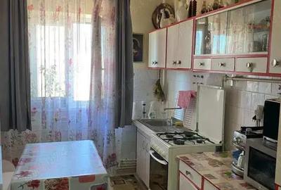 Apartament cu 3 camere decomandat în Soarelui - 4