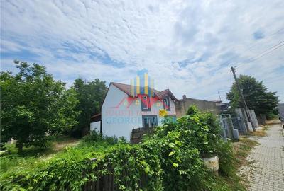 Casă individuală cu 3 camere cu Canalizare în Central - 2