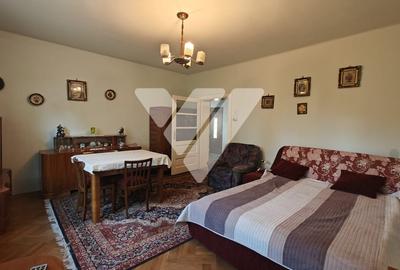 Casă individuală cu 4 camere cu Canalizare în Central - 1