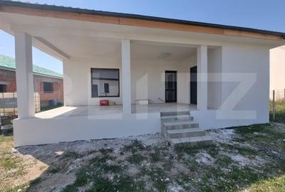 Casă individuală cu 4 camere cu Canalizare în Crevedia