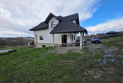 Casă cu 4 camere în Fălticeni - 2