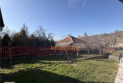 Casă cu 2 camere cu Teren 3000 Mp în Central - 1
