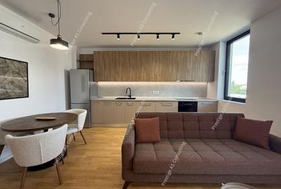 Apartament cu 2 camere semidecomandat, mobilat în Central