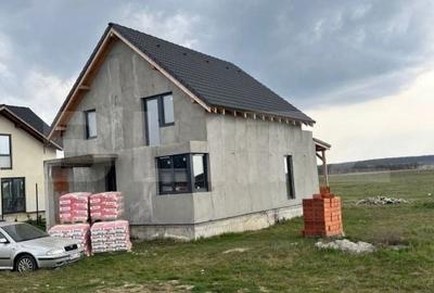 Casă cu 4 camere în Cihei