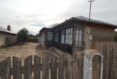 Casă cu 3 camere cu Teren 1133 Mp în Văleni