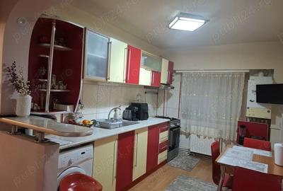 Apartament cu 3 camere decomandat în Central - 3