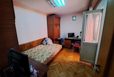 Apartament cu 3 camere decomandat în Gheorghe Doja